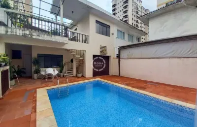 Sobrado espaçoso no embaré – 4 dormitórios com piscina e localização privilegiada