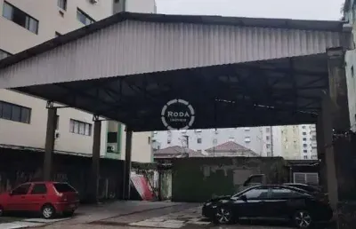 Galpão de 825 m2 no centro de são vicente, próximo da praia.