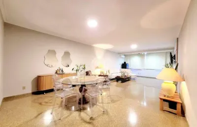 Apartamento reformado com 3 suítes, 2 vagas e 237 m² no coração do gonzaga – santos