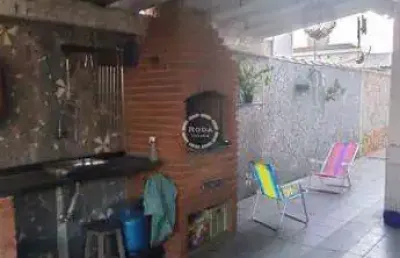 Casa com 3 dormitórios (1 suíte), sala ampla e garagem espaçosa