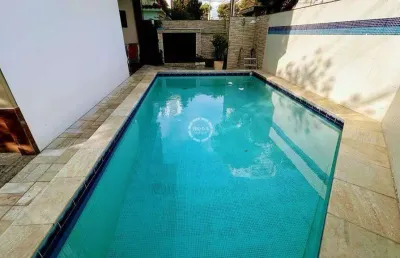 Casa espaçosa no embaré com piscina e churrasqueira