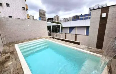 Sobrado triplex isolado com piscina e salão de festas – raridade em santos!