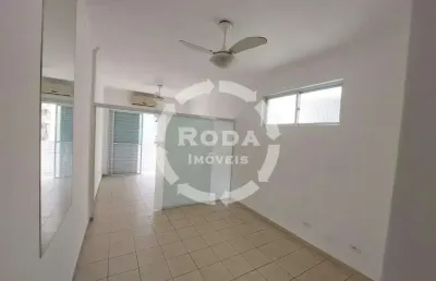 Apartamento 1 dormitório de frente com sacada no coração do gonzaga para alugar -gonzaga -santos