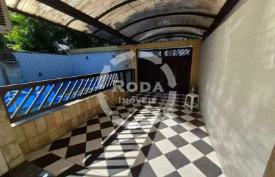 Casa geminada 2 dormitórios com piscina, bairro da aparecida, santos (sp)