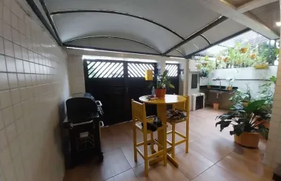 Casa com 4 quartos à venda na Rua Bolívia, --, Aparecida, Santos