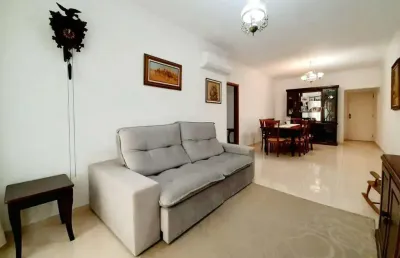Apartamento espaçoso para locação na ponta da praia – 115 m² com vista livre.