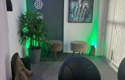 Sala comercial à venda na Avenida Washington Luís, --, Gonzaga, Santos