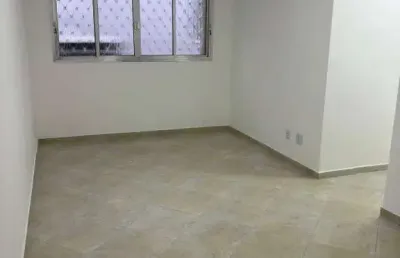 Apartamento à venda no coração da vila mathias – 2 dormitórios, reformado