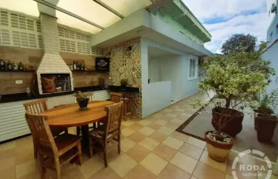 Casa (sobrado) à venda no marapé | 3 suítes | piscina | vaga para 4 carros