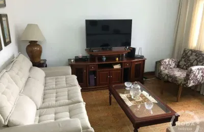 Oportunidade imperdível em santos! 2 casas em um só terreno!