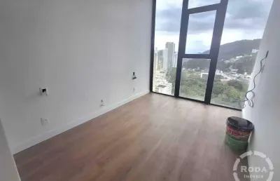 Linda cobertura duplex com piscina privativa, 3 suítes prédio, lavabo, sala ampla com vista panorâmica.