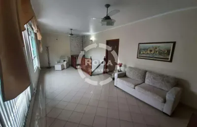 Casa tipo sobreposta alta a venda em santos, localizada na ponta da praia.