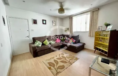 Apartamento no bairro embaré, excelente localização, duas quadras da praia.