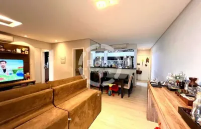 Apartamento à venda na ponta da praia porteira fechada.