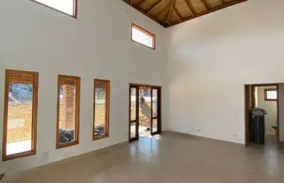 Chácara à venda em condomínio fechado com 1.547m² com 3 quartos e piscina