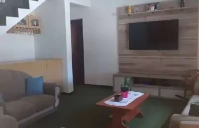 Sobrado à venda com 3 suítes e 292m², localizada em dos melhores bairros