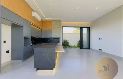 Casa à venda em condóminio fechado, nunca habitada e piscina privativa