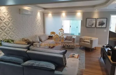 Casa térrea à venda com 3 quartos e 289m², com piscina e 6 vagas