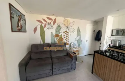 Apartamento à venda com 44,5m² reformado com 2 quartos e 1 vaga de garagem