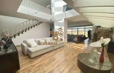 Sobrado à venda com 350m,² com 4 suítes , piscina e churrasqueira