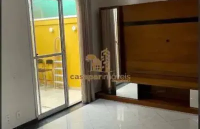 Casa em condomínio fechado com 110m², 3 dormitórios e lazer completo