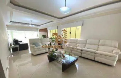Sobrado de alto padrão à venda 347m², com 4 dormitórios e 6 vagas