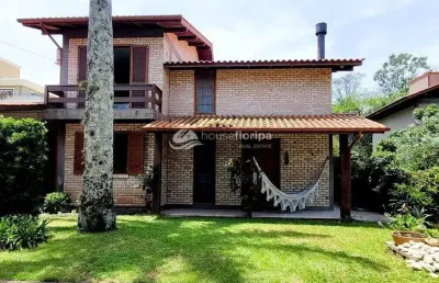 Casa com espaço de jardim, piscina, 3 dormitórios, 4 vagas, lareira, à venda, campeche, florianópol