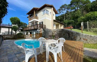 Casa com 4 dormitórios com piscina à venda, em rua sem saída, no campeche, florianópolis, sc