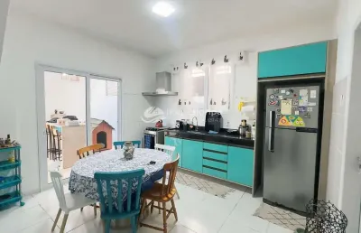 Casa à venda com 3 dormitórios, jacuzzi e churrasqueira, campeche, florianópolis, sc