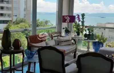 Apartamento de alto padrão com vista mar à venda, com 3 suítes e 237m2, em joão paulo, florianópoli
