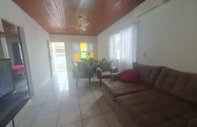 Casa com 3 quartos à venda na Rua Thiago Stahelin Pereira, 141, Guarda do Cubatão, Palhoça