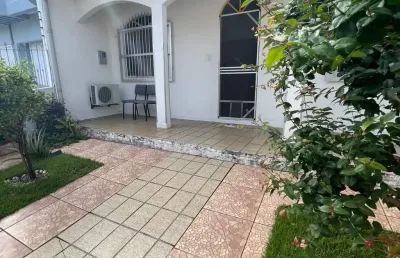 Casa com 3 quartos à venda na Rua Santo Antônio, 745, Barreiros, São José