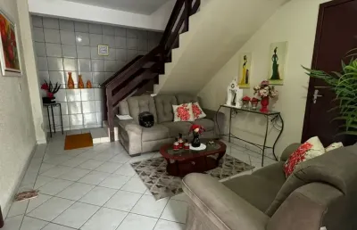 Casa com 5 quartos à venda na Rua Regina Terezinha Silveira, 813, Centro, São José