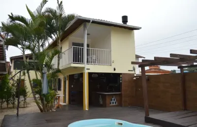 Casa com 3 quartos à venda na Rua Getúlio Vargas, 100, Centro, Biguaçu