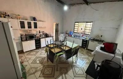 Casa com 2 quartos à venda na Rua da Manga, Praeirinho, Cuiabá