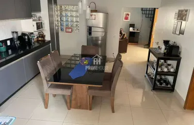 Vende-se sobrado com piscina - jardim umuarama - cuiabá/mt