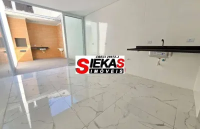Sobrado frontal a venda na vila ré: modernidade e espaços amplos.