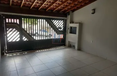 Excelente sobrado em sbc,  190 m² a.u., 3 quartos (1 suíte) , sala, cozinha, 3 banheiros, lavanderia, churrasqueira e 2 vagas. (ref: 16.242)