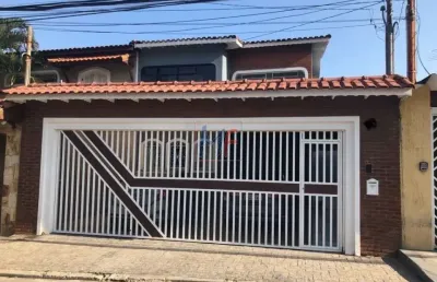 Ref 16.504 - lindo sobrado na vila aurora, 194 m², 3 quartos (sendo 1 suíte), sala, cozinha, área de serviço, quintal, churrasqueira e 3 vagas.