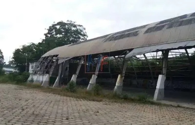 Ref 8.641- excelente terreno  em cotia com 15.203 m², sendo 208 metros do eixo da raposo tavares km 26, testada 84 mts. aceita permuta.