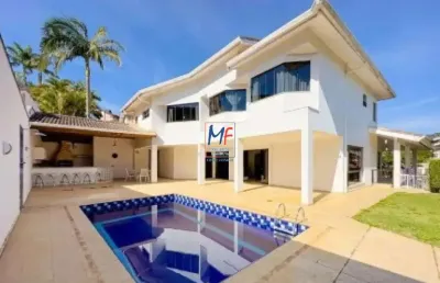 Excelente casa em cond. fechado no alphaville, em santana de parnaíba/sp, 500m² a.u., 5 dormitórios (5 suítes), piscina, 3 vagas (ref 19.472)