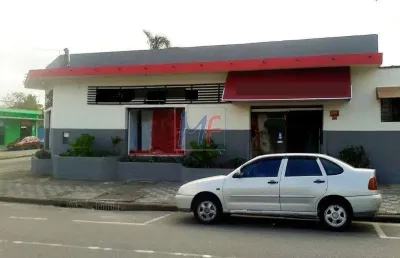 Terreno de  275  a.c.,  2 apartamentos sendo 1 com suite, salão comercial  esquina com laje 125 m2, 4 portas . aceita permutas ref: 10.079