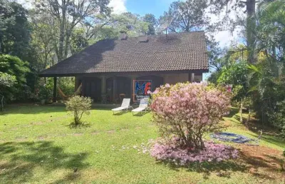 Excelente casa em cond. fechado em atibaia/sp, com 300 m² a.c., 1000 m² a.t., 5 dormitórios (2 suítes), sala, cozinha, 8 vagas (ref 19.419)