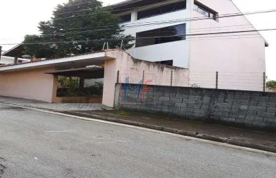 Ref: 14.043 - lindo sobrado no bairro vila irmãos arnoni, com 4 quartos sendo 2 suítes, sala, cozinha, lareira, piscina, 4 vagas, 371 m².