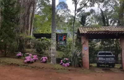 Excelente casa em condomínio localizado em ibiúna, com 200 m²  a.c.,  7.000 m2 área total , 3 dorms., (sendo 1 suíte),  segurança 24h, lazer, lagos, arvores. ref: 20.251