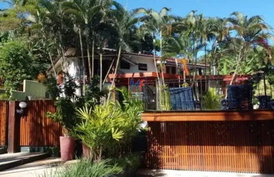 Excelente casa em cond. fechado na praia da ponta azeda, em ilhabela/sp, 312 m² a.c., 3 suítes, área gourmet, deck, piscina (ref 20.640)