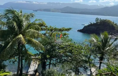 Excelente casa na  praia da feiticeira,  em ilhabela/sp, 457 m² a.c., 1416m² a.t., 6 dormitórios (4 suítes), pier particular, vista p/mar (ref 20.590)