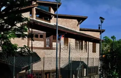 Excelente casa na praia engenho d´água, em ilhabela/sp,  650 m² a.c., 1.200 m² a.t., 4 dormitórios (2 suítes), piscina, campo futebol (ref 20.600)