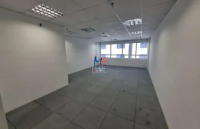 Excelente sala comercial localizada em alphaville, com 93m²  área útil, com piso elevado, forro e lampadas led , 1 banheiro e 2 vagas de garagem. ref 21.006