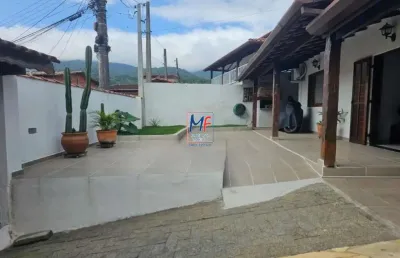 Excelente casa em ilhabela/sp, com 230m² a.c., 320m² a.t., 3 dormitórios, salas de almoço e estar, cozinha, varanda, quintal, piscina, oficina, churrasqueira (ref 20.633)